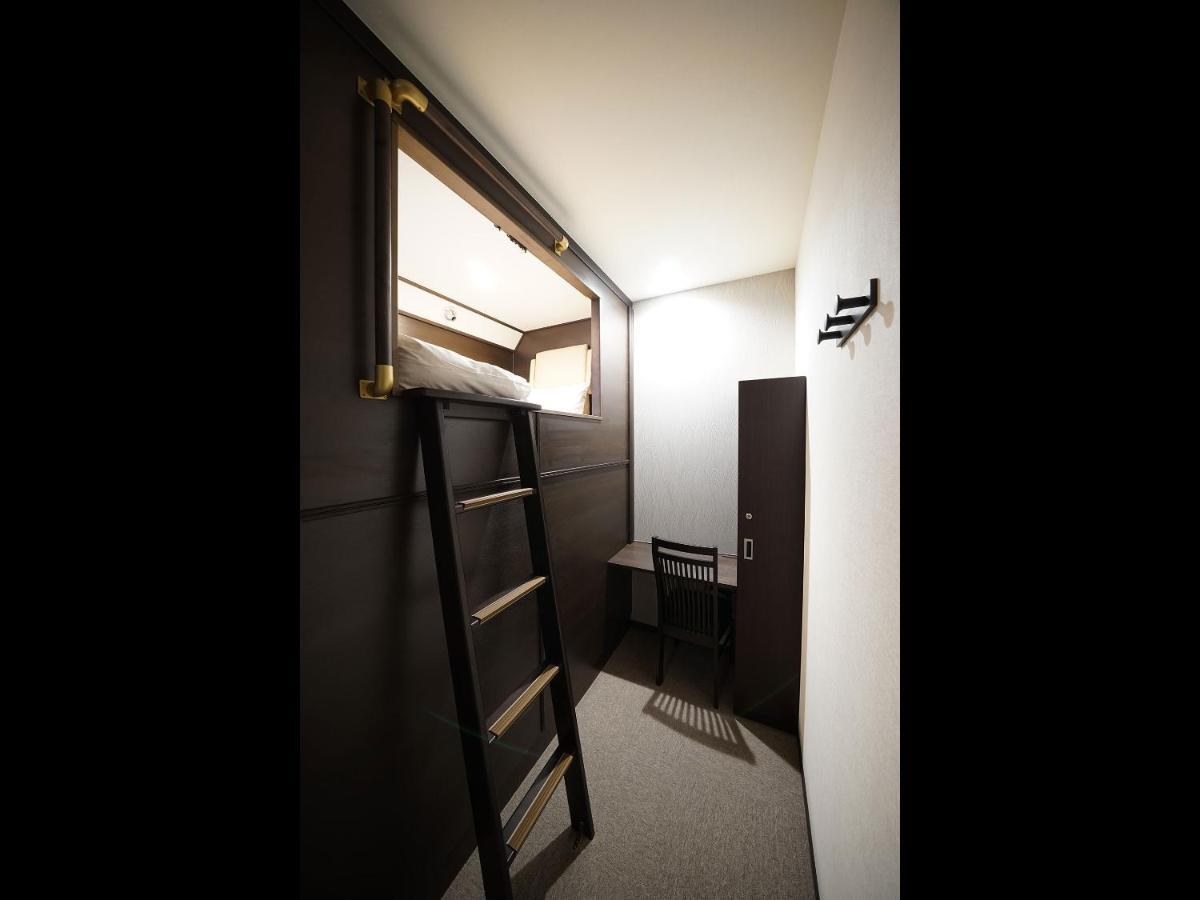 Wellcabin Tenjin - Male Only Fukuoka  Eksteriør bilde