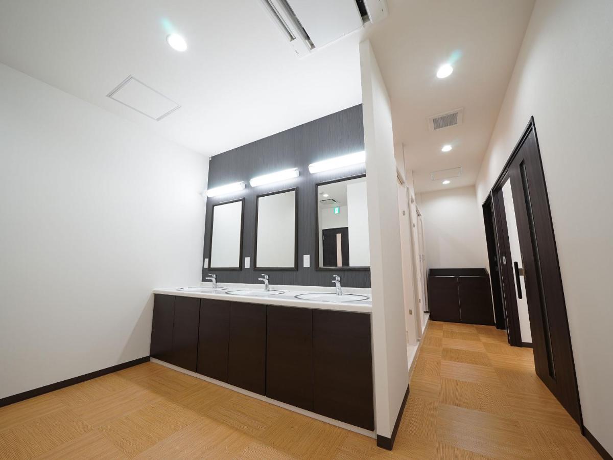 Wellcabin Tenjin - Male Only Fukuoka  Eksteriør bilde